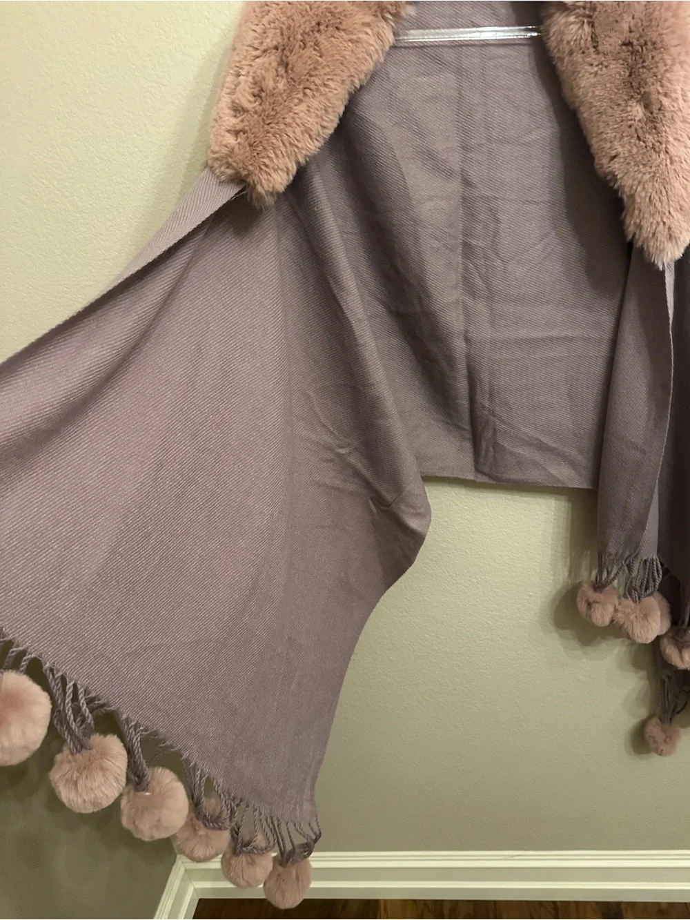 Mauve Faux Fur Collar Wrap Shawl Cape Pom Pom Fringe One Size